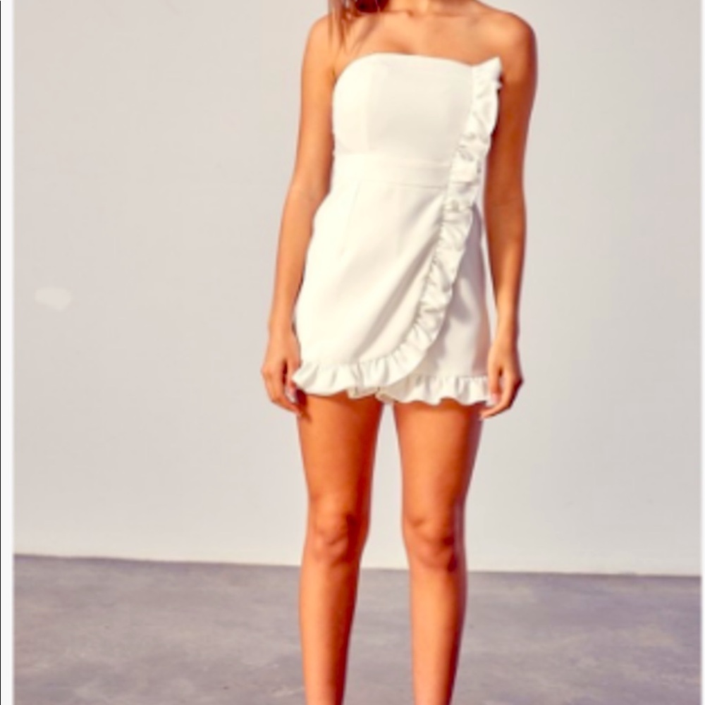 White strapless ruffle romper- SMALL DO+BE